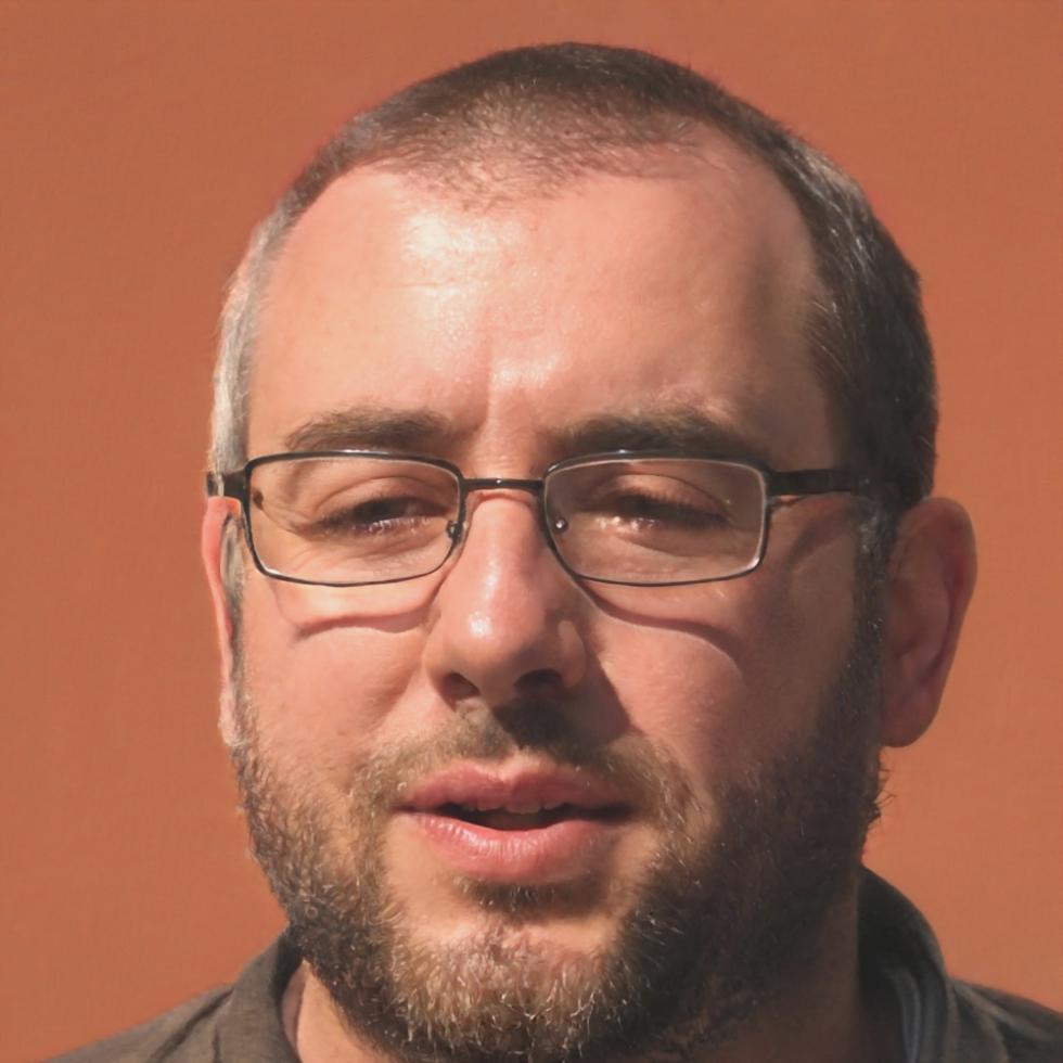 Portrait de Théophane Mercier, formateur expert en techniques de vente financières